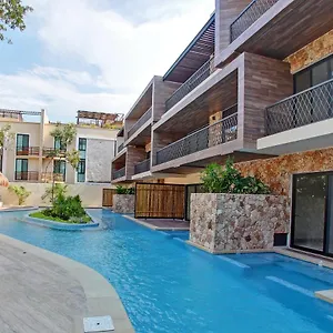  Apartamento Exclusive Paramar Ve Penthouse In By Lockey For Walking To Commercial Zone In Aldea Zama